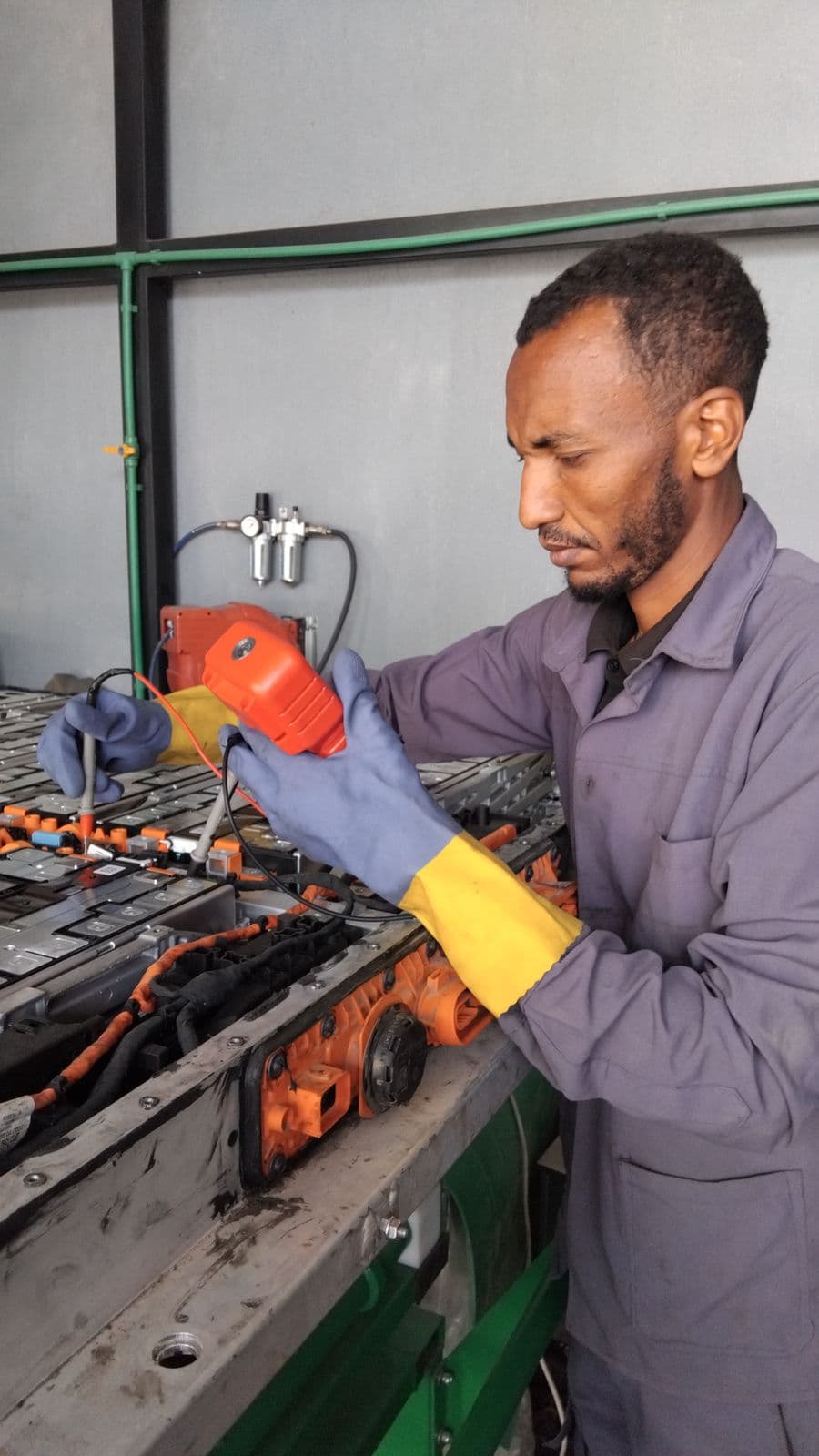 Gauge check during module service